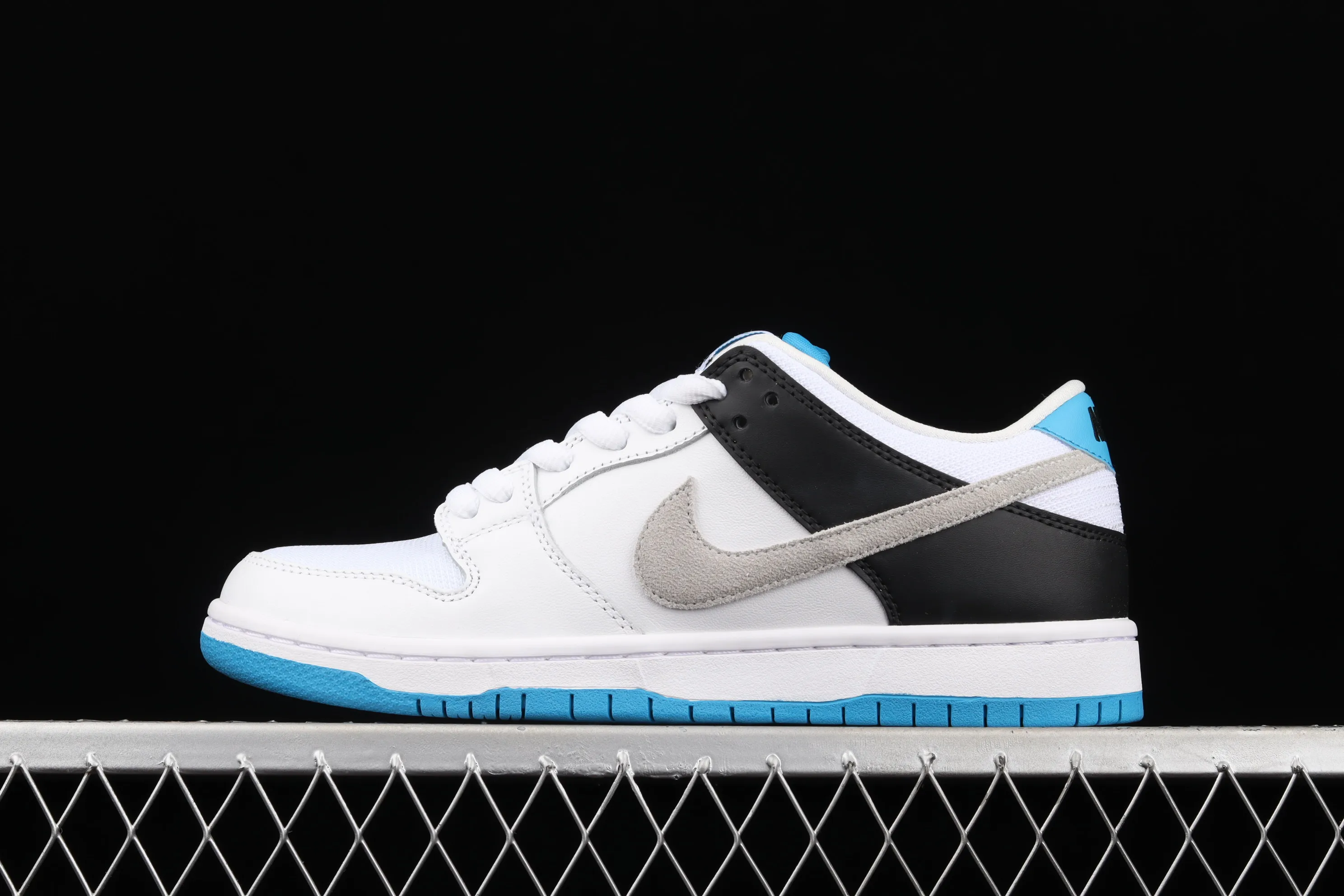 All Categories Nk SB Dunk Series Nk SB Dunk Low Low-top sneakers Pure original version Nk SB Dunk Low Prm Laser blue color SB smashed backboard fashion casual sneakers BQ6817-101